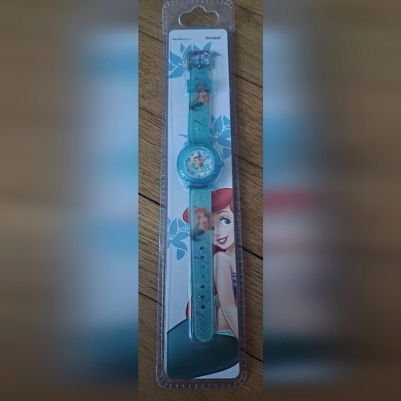 New Disney Ariel The Little Mermaid Watch - Picture 1 of 4